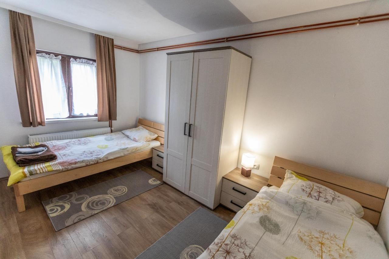 Apartmani Lara Modrus-Kuca Za Odmor ภายนอก รูปภาพ
