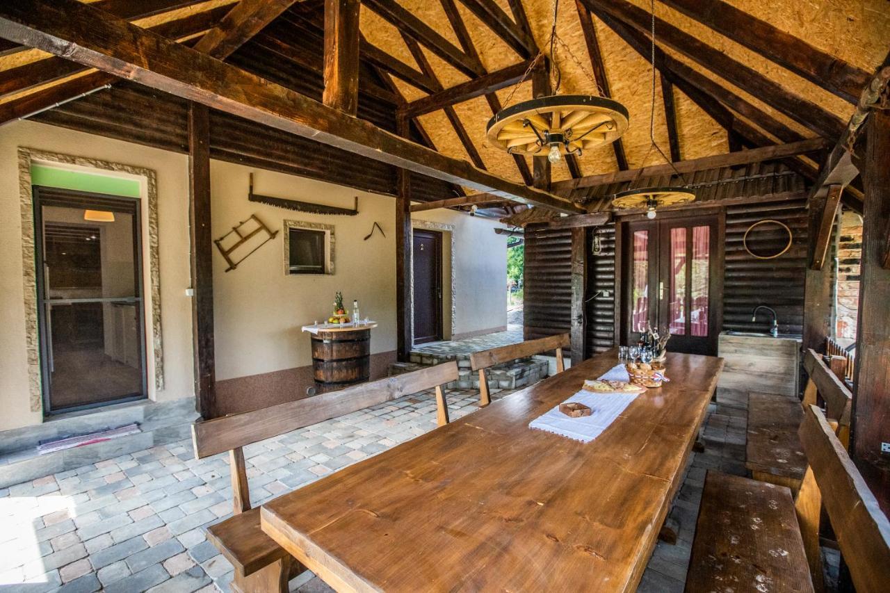 Apartmani Lara Modrus-Kuca Za Odmor ภายนอก รูปภาพ