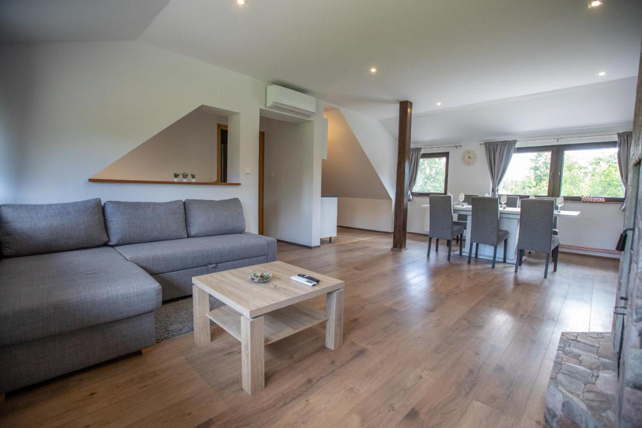 Apartmani Lara Modrus-Kuca Za Odmor ภายนอก รูปภาพ