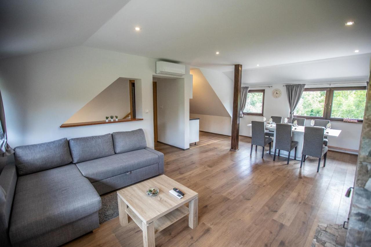 Apartmani Lara Modrus-Kuca Za Odmor ภายนอก รูปภาพ